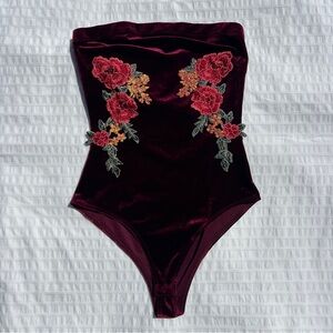 Y2K Forever 21 Burgundy Velvet Strapless Bodysuit with Floral Applique, S
